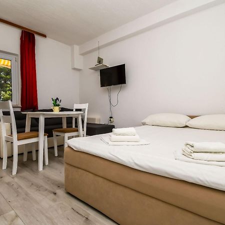 Apartments Martina Marina Buitenkant foto
